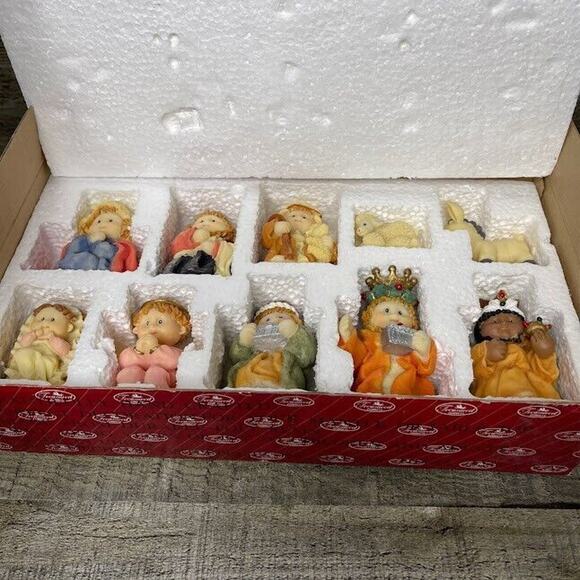 Nativity Scene Set Lot of 13 Treasured Times Hand Painted - Picture 12 of 16